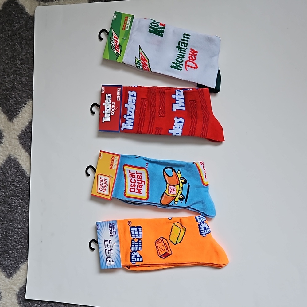 Men's Novelty Socks (4 pair)